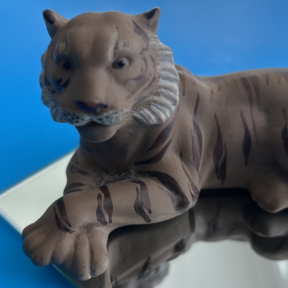 Vintage Shiwan Hand Painted Porcelain Figurine Statue Artistic Ceramic Factory - Picture 2 of 14